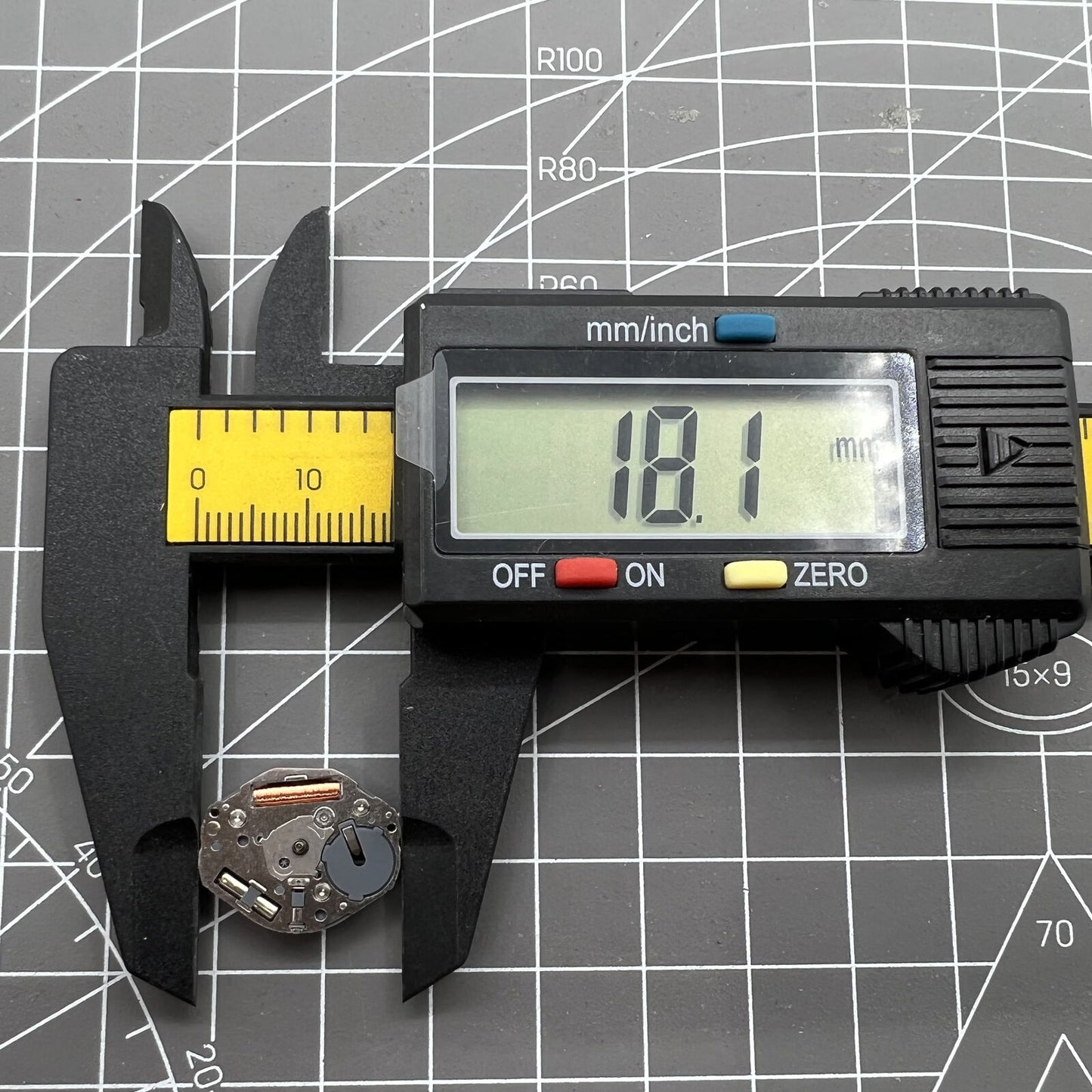Miyota GL32 quartz watch movement by Silver, Japan-made for GL30 1L32 models, ensures precise timekeeping.