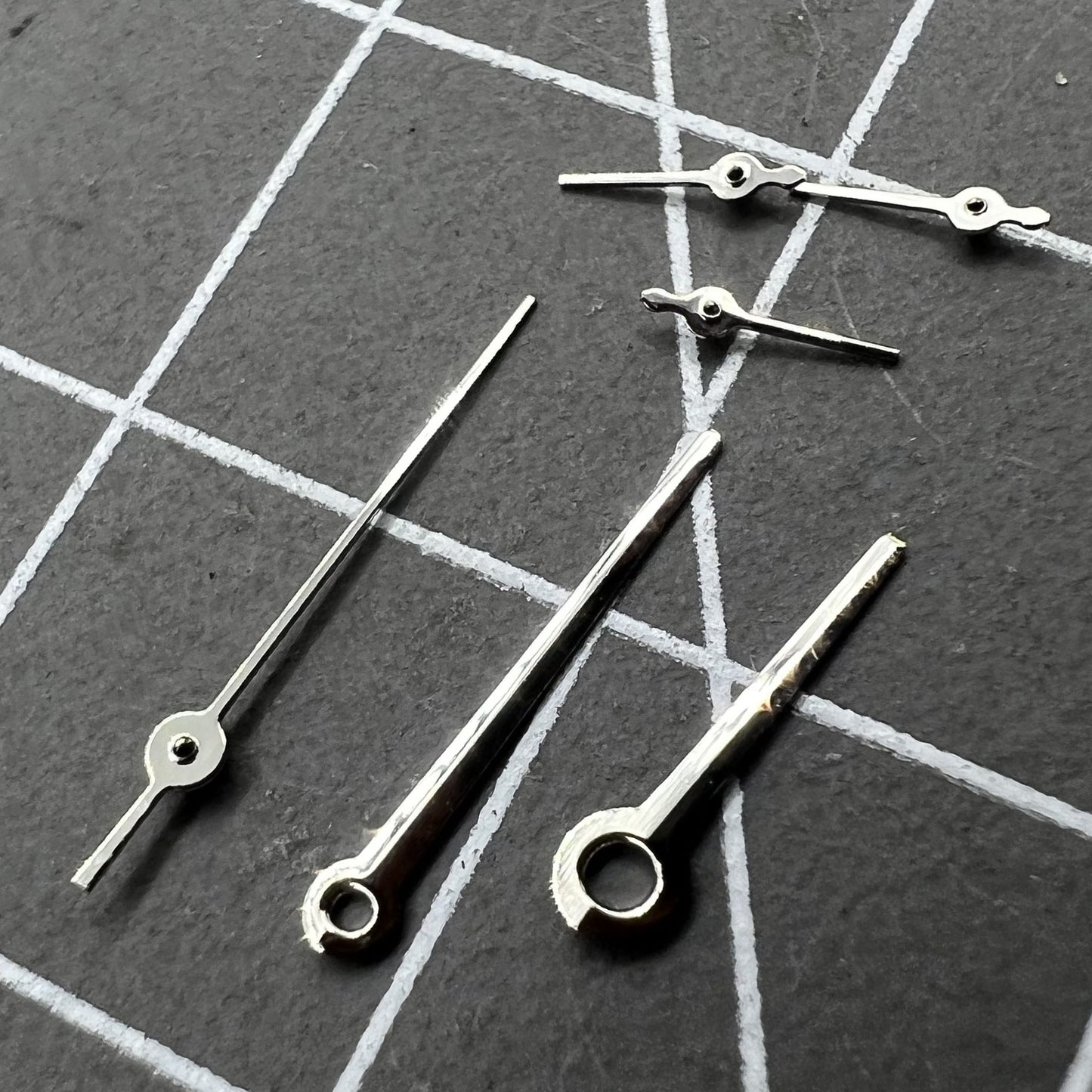 10,5 mm silberner Rand, keine Leuchtmasse, Uhrzeiger für Uhrwerk VX3J, VX9J, VX7J, VX3N, VX9N, VX42