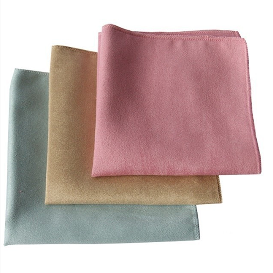 Soft 30x30cm microfiber cloth for watch cleaning and polishing, ideal for watch repair and eyeglasses maintenance.