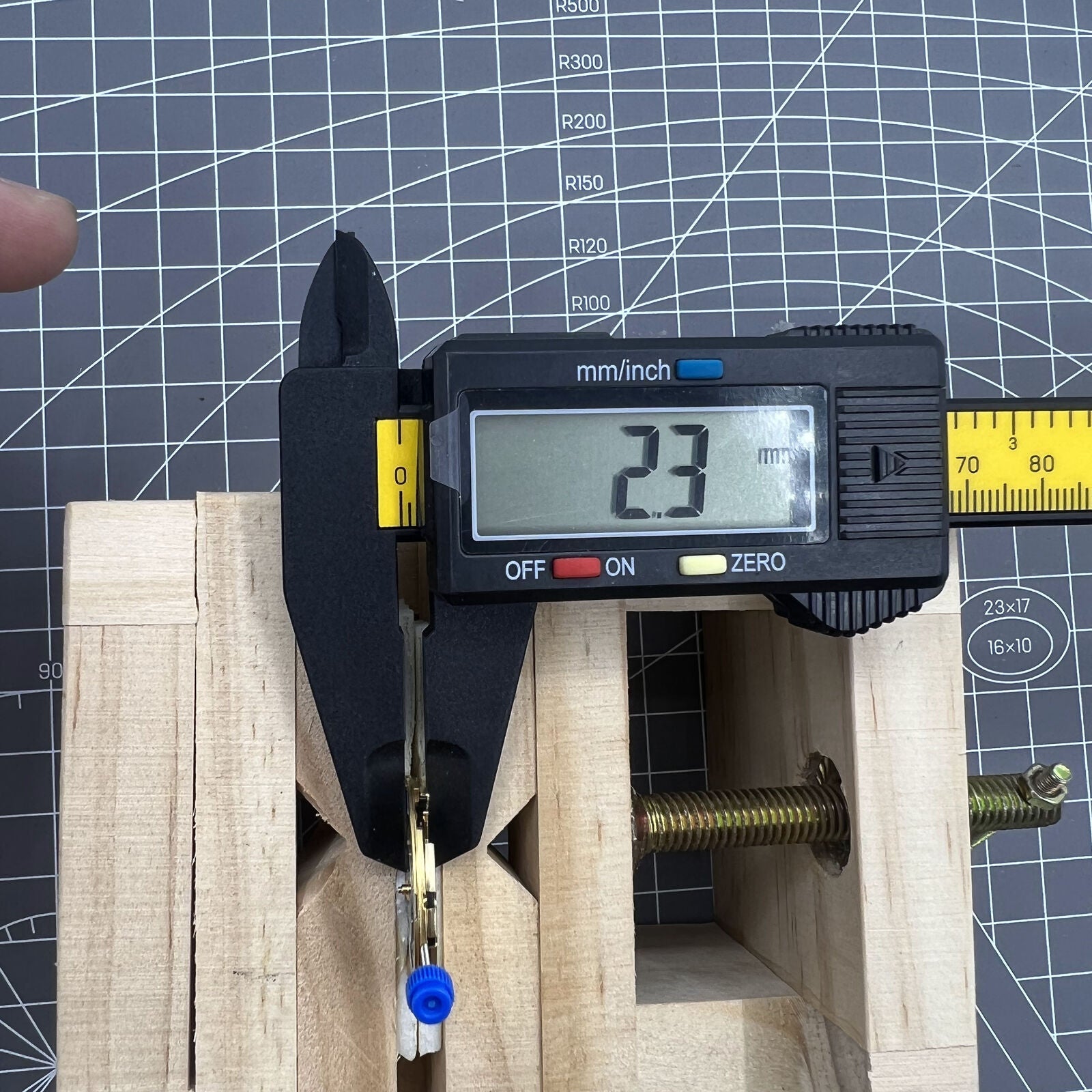 ETA F06.412 quartz watch movement by ETA, precise replacement for 955.112, ideal for watch repairs.