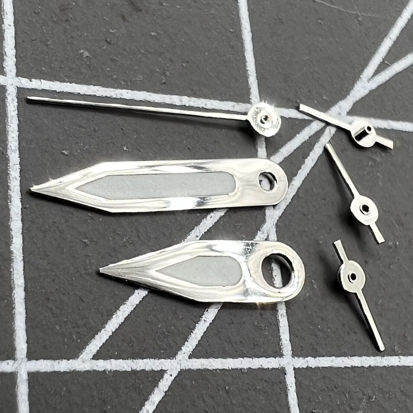 Aiguilles de montre lumineuses vertes avec garniture argentée 10 x 10 x 8 mm pour mouvement Miyota FS00
