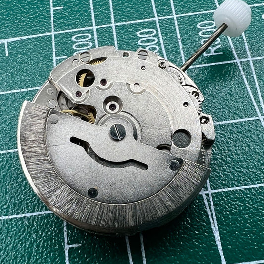 Wholesale China Made 2813 mechanical watch movement with single calendar date display at 3 o'clock.
