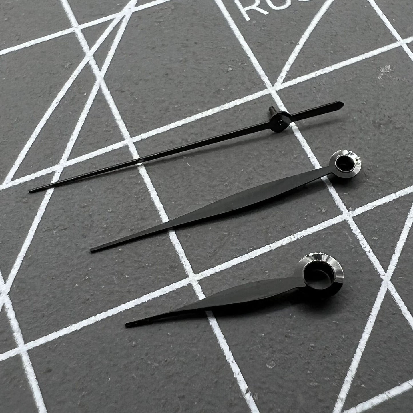 Aiguilles de montre noires polies en forme de feuille 11 x 16 x 16 mm pour mouvement LB06