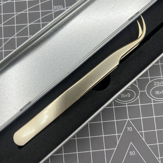 Hochwertige gebogene goldene Pinzette aus Edelstahl mit Ellbogenform
