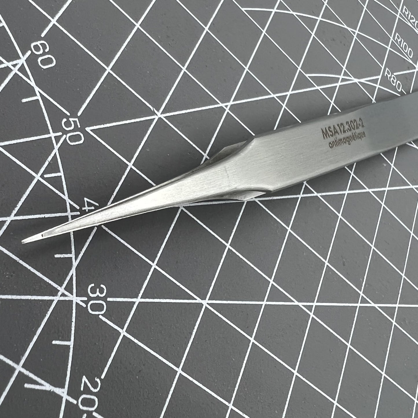 Pince antimagnétique Horotec MSA12.302-2 de fabrication suisse