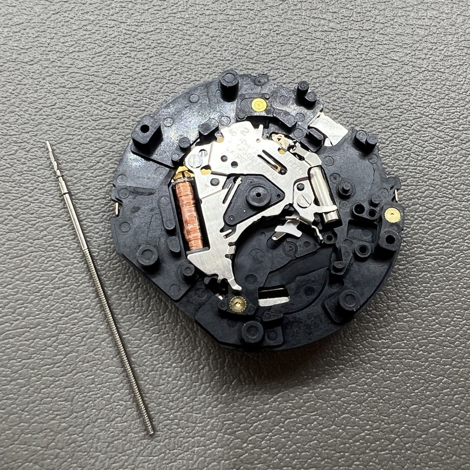 Japan Hattori Epson VX7RE quartz watch movement ensuring precise and durable timekeeping performance