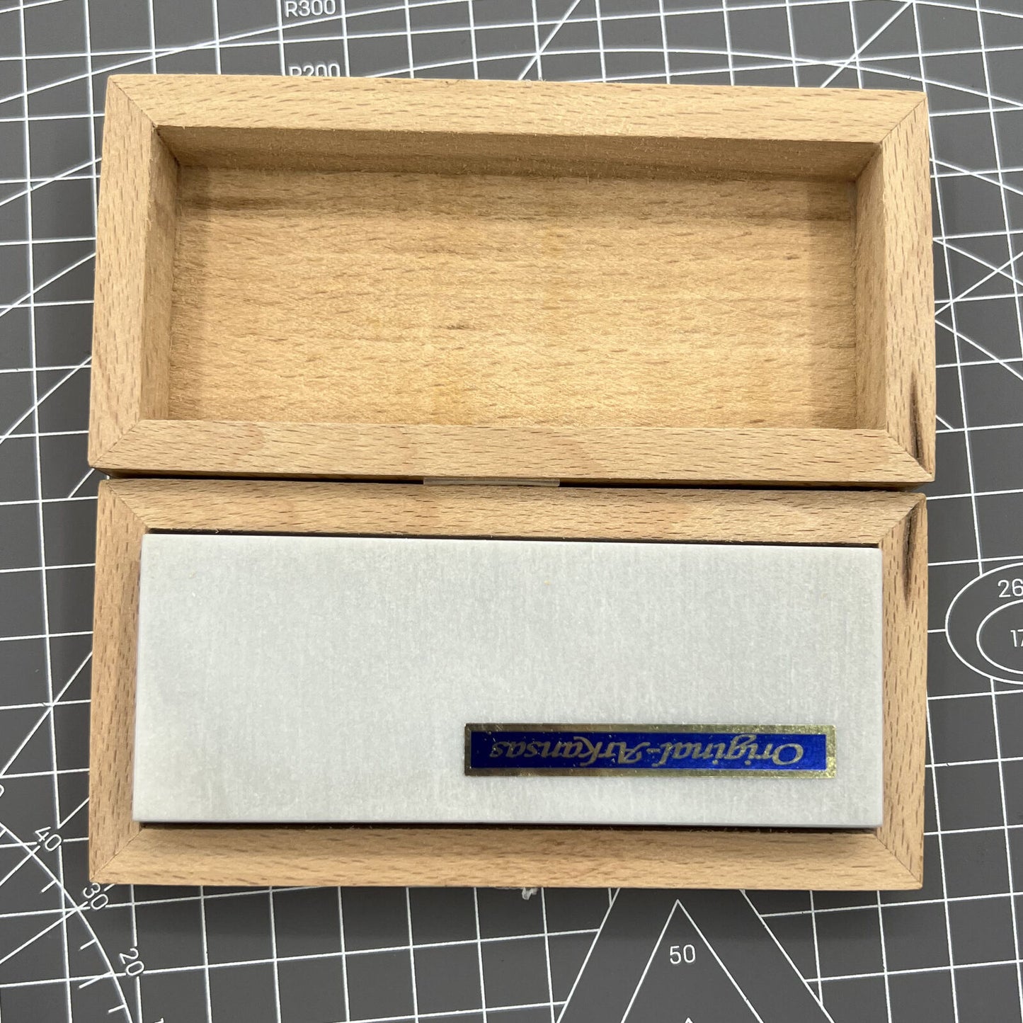 Outil suisse Horotec MSA16.051 Arkansas Stone, rectangulaire, dans un coffret en bois