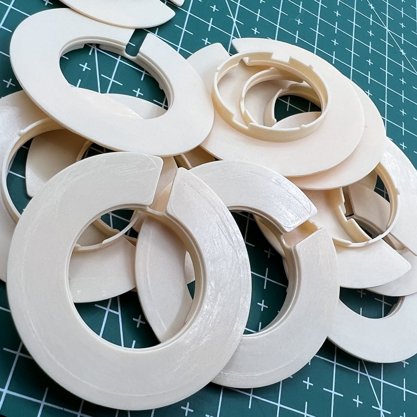 #T-676-SIZE 8.75 12 STÜCK 2 Ligne Größen Uhrwerkgehäuse Abstandshalter Gehäuseringhalter
