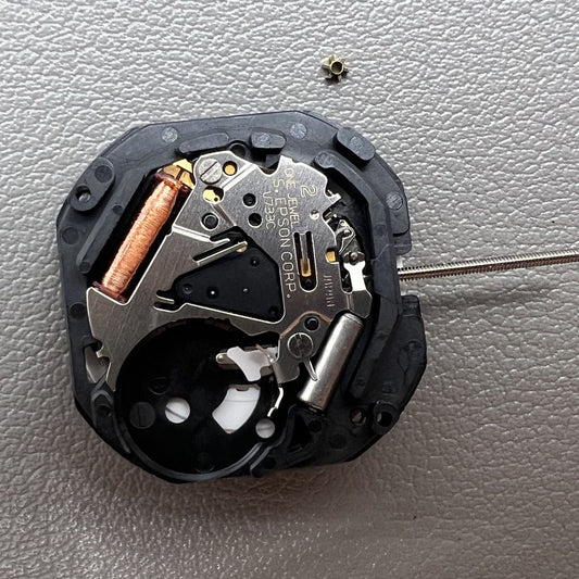 Epson V733C Quarzuhr mit Wochentag und Datum aus Japan