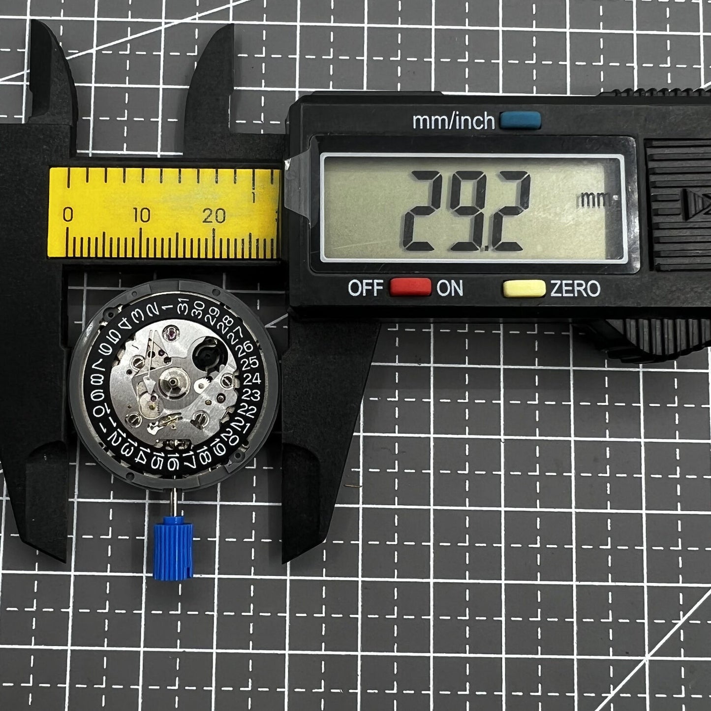 Mouvement mécanique automatique Seiko NH35, cadran noir avec date, couronne à 3,8