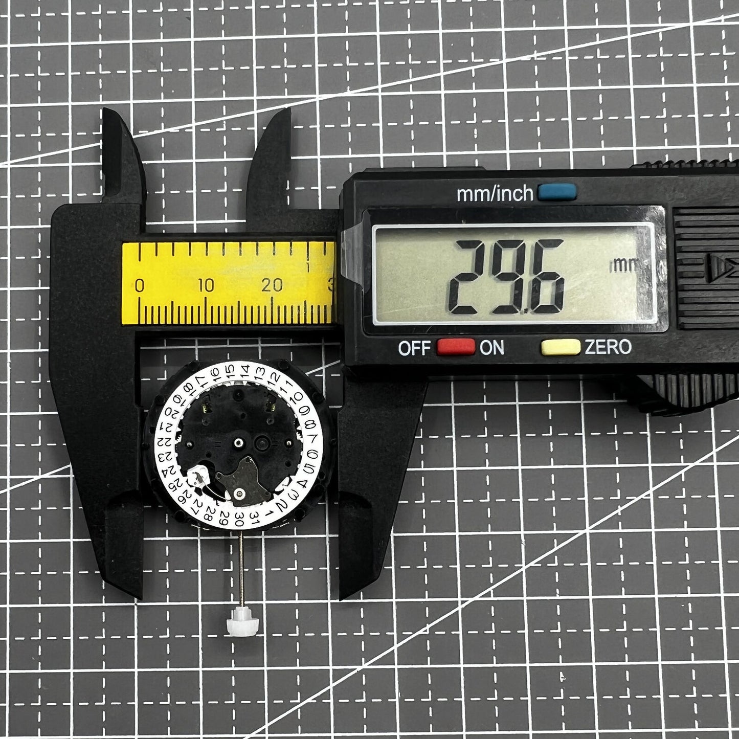 Sunon PE90 3 Hands Small Second @6@9@12 Quartz Movement
