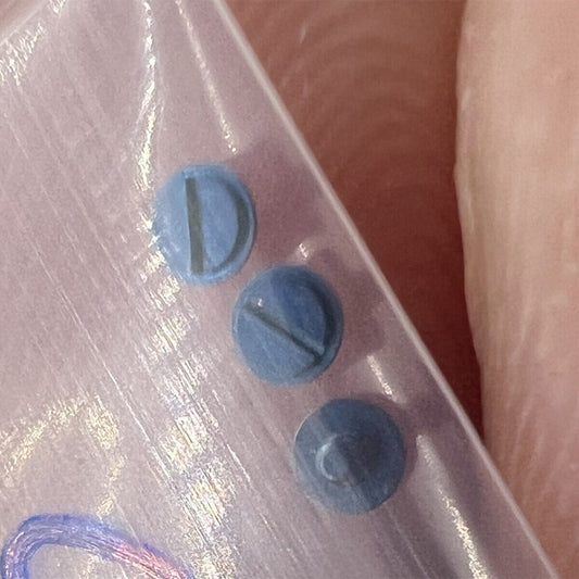 Watch part screws for rotor oscillating weight, compatible with SA100 movement, essential for precision repairs.