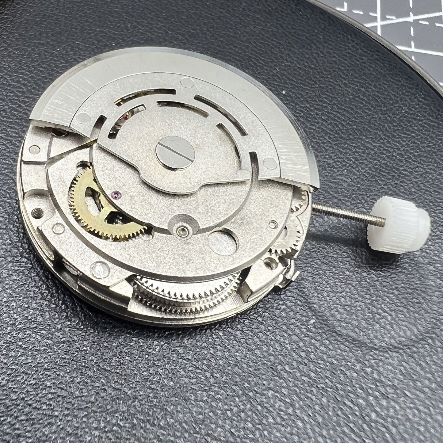 8205 2813 Automatic Mechanical Movement Single Calendar