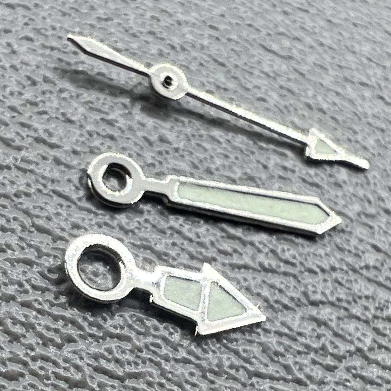 2 Sätze/Packung leuchtende Uhrzeiger mit silbernem Rand für Miyota 2035 Uhrwerk Nr. 1523