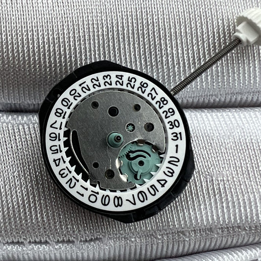 Sunon SL25 quartz watch movement displaying date at 3 o'clock with 3 hands for precise timekeeping.