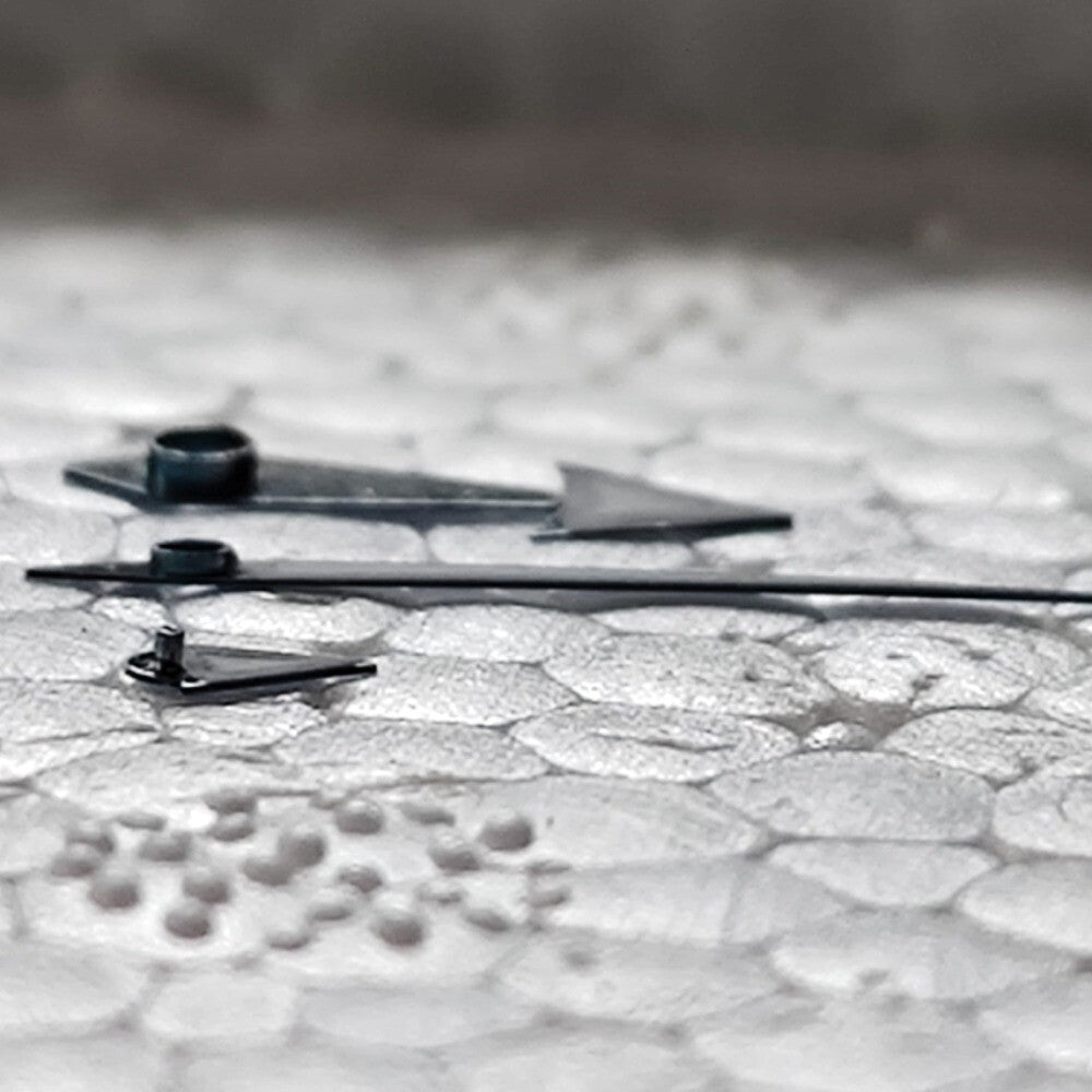 Blue luminous arrow-shaped watch hands set for Mingzhu 2813 movements, 9x14x3.2mm precision design.