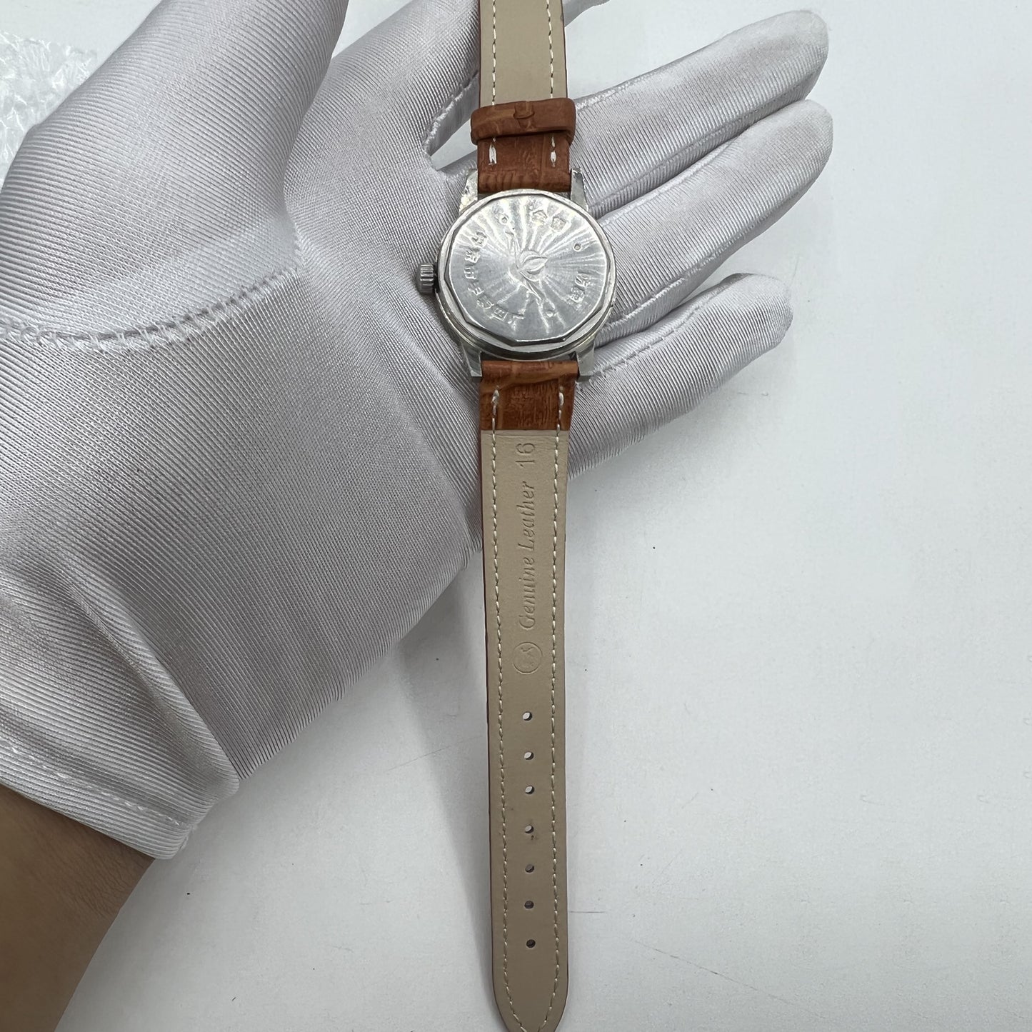 Classic 32mm Chunlan manual mechanical watch with silver dial and light brown leather strap, 17 jewels.