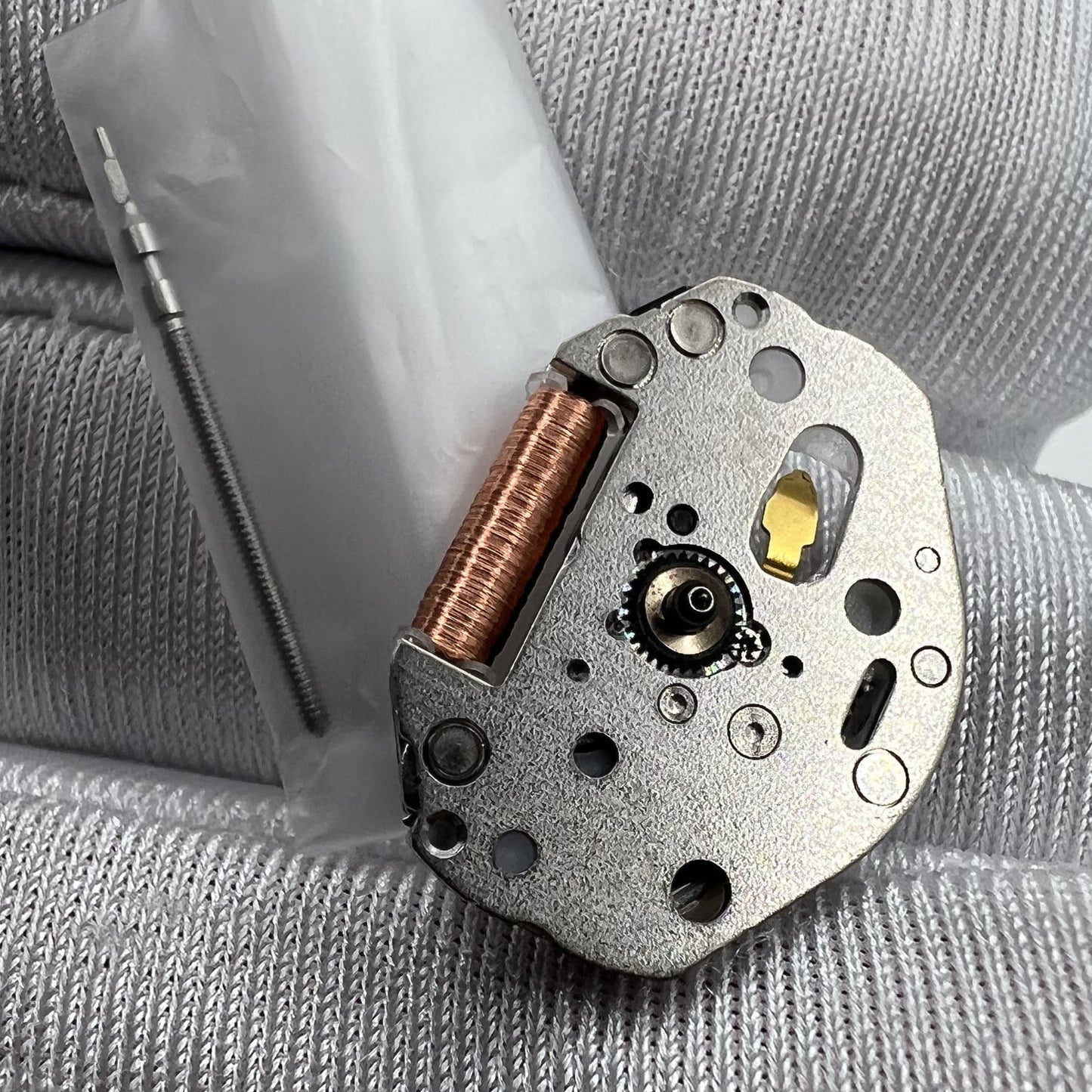 Miyota 2035 quartz movement with 3 hands and stem for precise watch accessory by Japan Made.