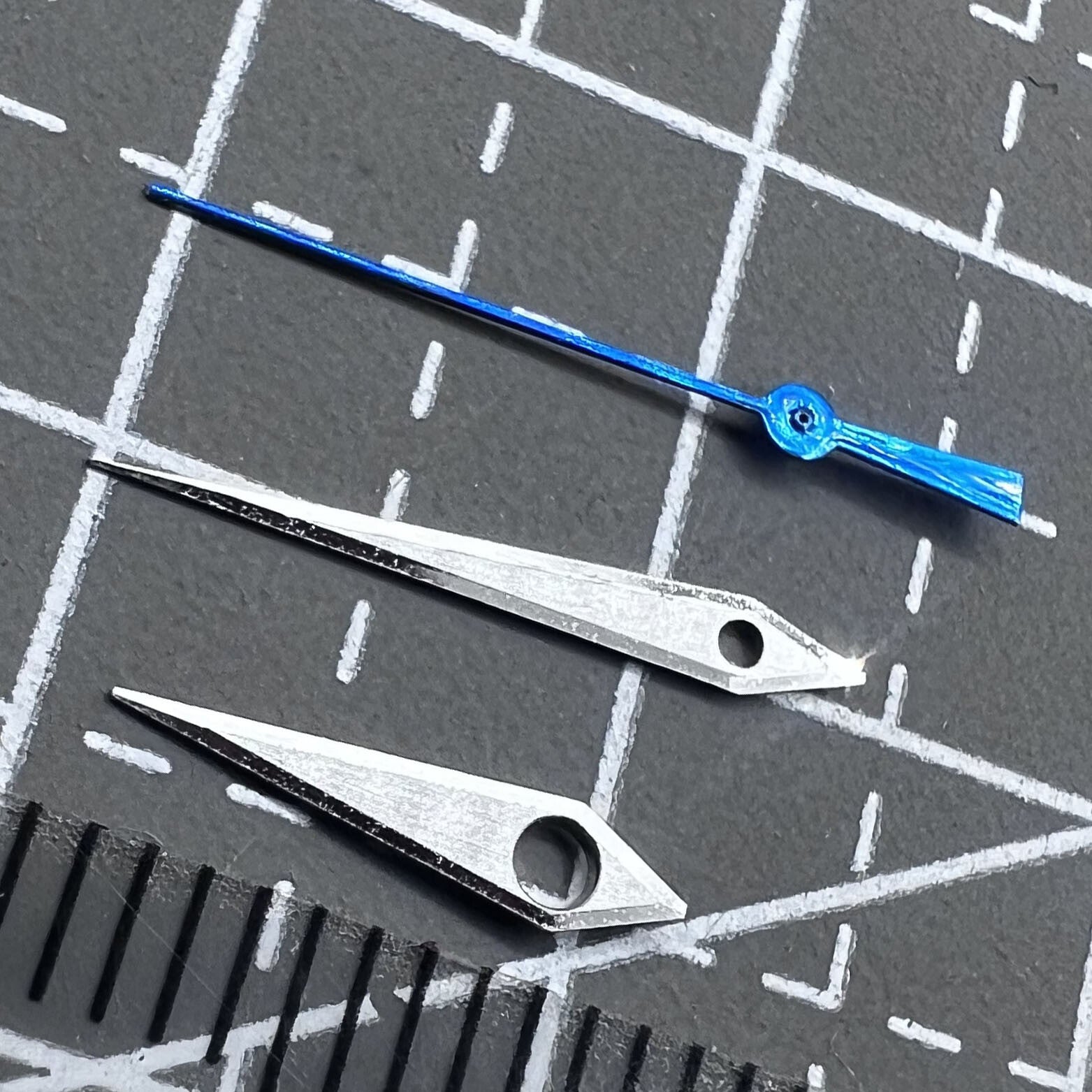 12.5mm silver and blue brushed watch hands for Seiko NH35/36, no lume, sleek accessory