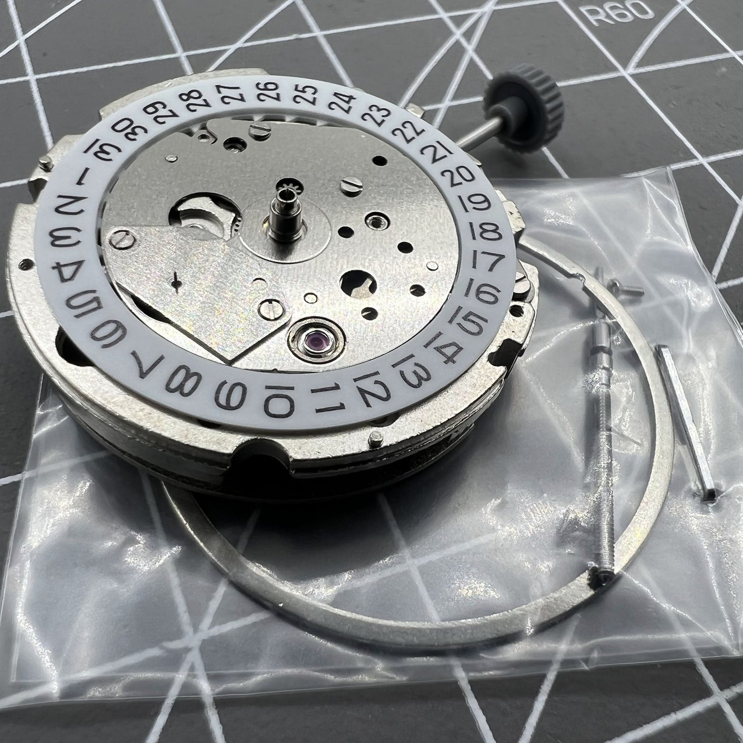 Miyota 8217, automatisches mechanisches Uhrwerk, 3 Zeiger, kleine Sekunde bei 9, hergestellt in Japan