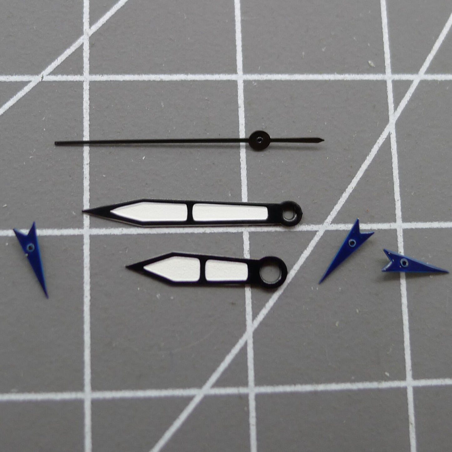 13 mm dunkelblaue Zierleiste, grün leuchtende Uhrzeiger für Miyota 0S10 Quarzwerk