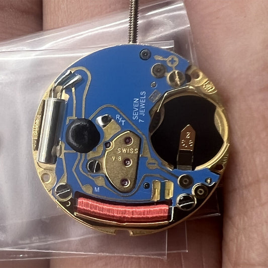 ETA 956.112 Swiss quartz watch movement with 3 hands and date at 6 o'clock for watch accessories.