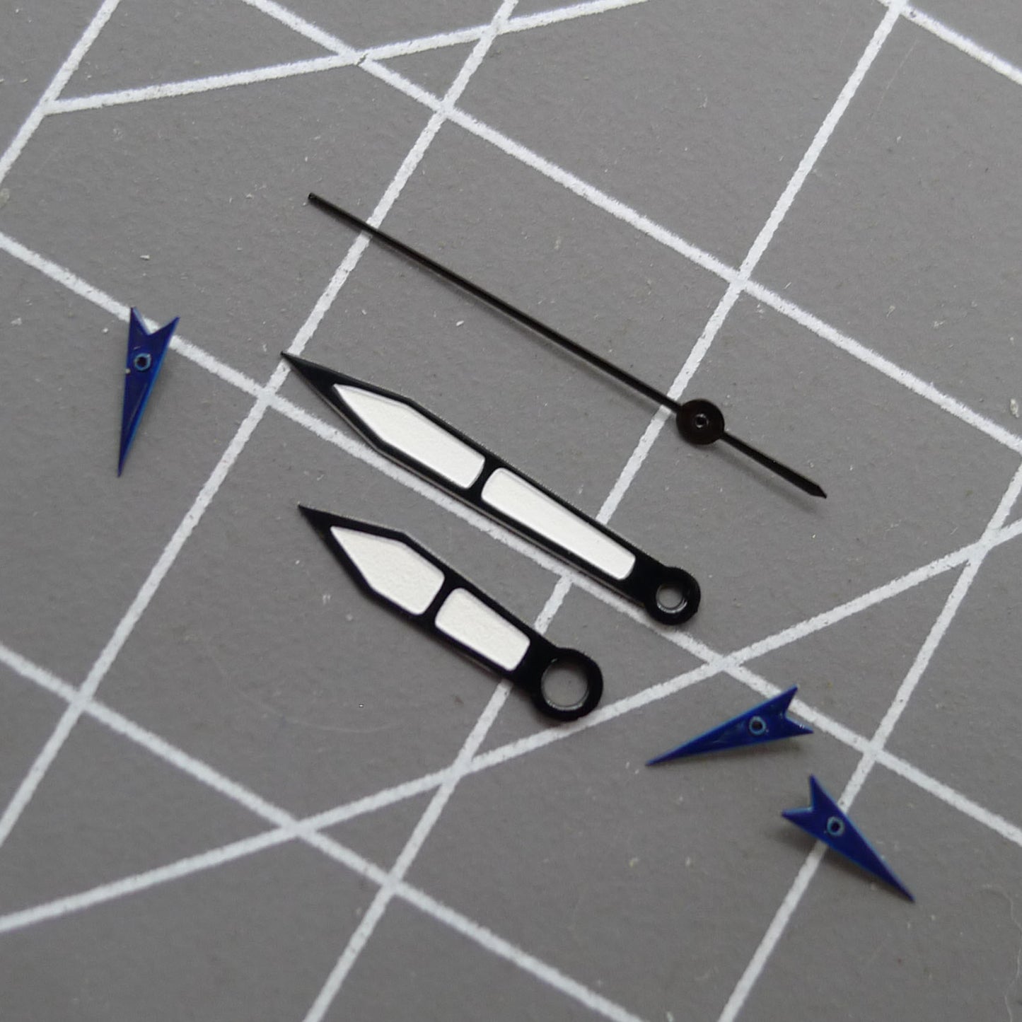 13 mm dunkelblaue Zierleiste, grün leuchtende Uhrzeiger für Miyota 0S10 Quarzwerk