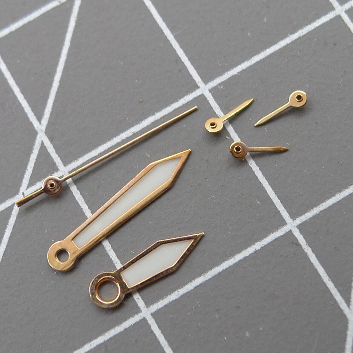 Aiguilles lumineuses de 10 mm avec garniture dorée rose pour montres Miyota OS10, OS20, OS22, OS60, OS80