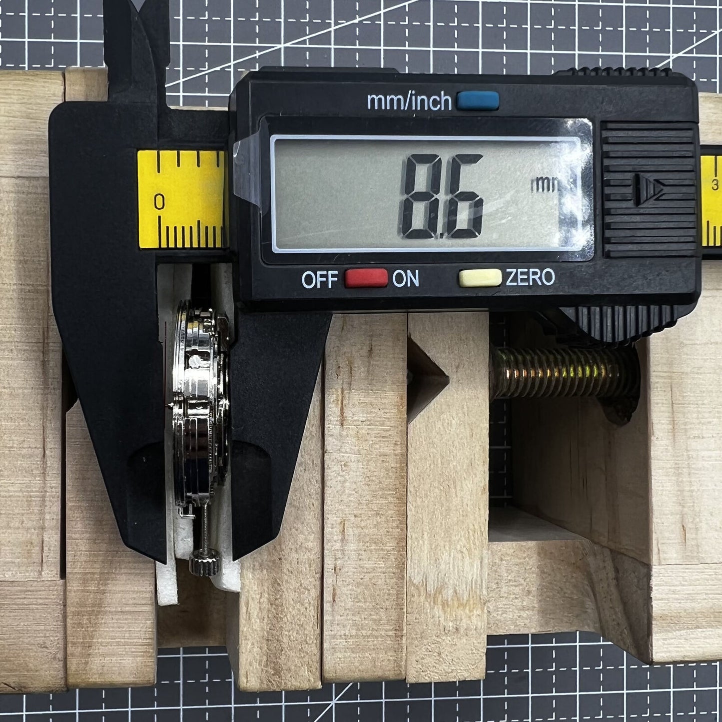 Seagull ST1653 precise automatic watch movement, durable and ideal for mechanical watch repairs.