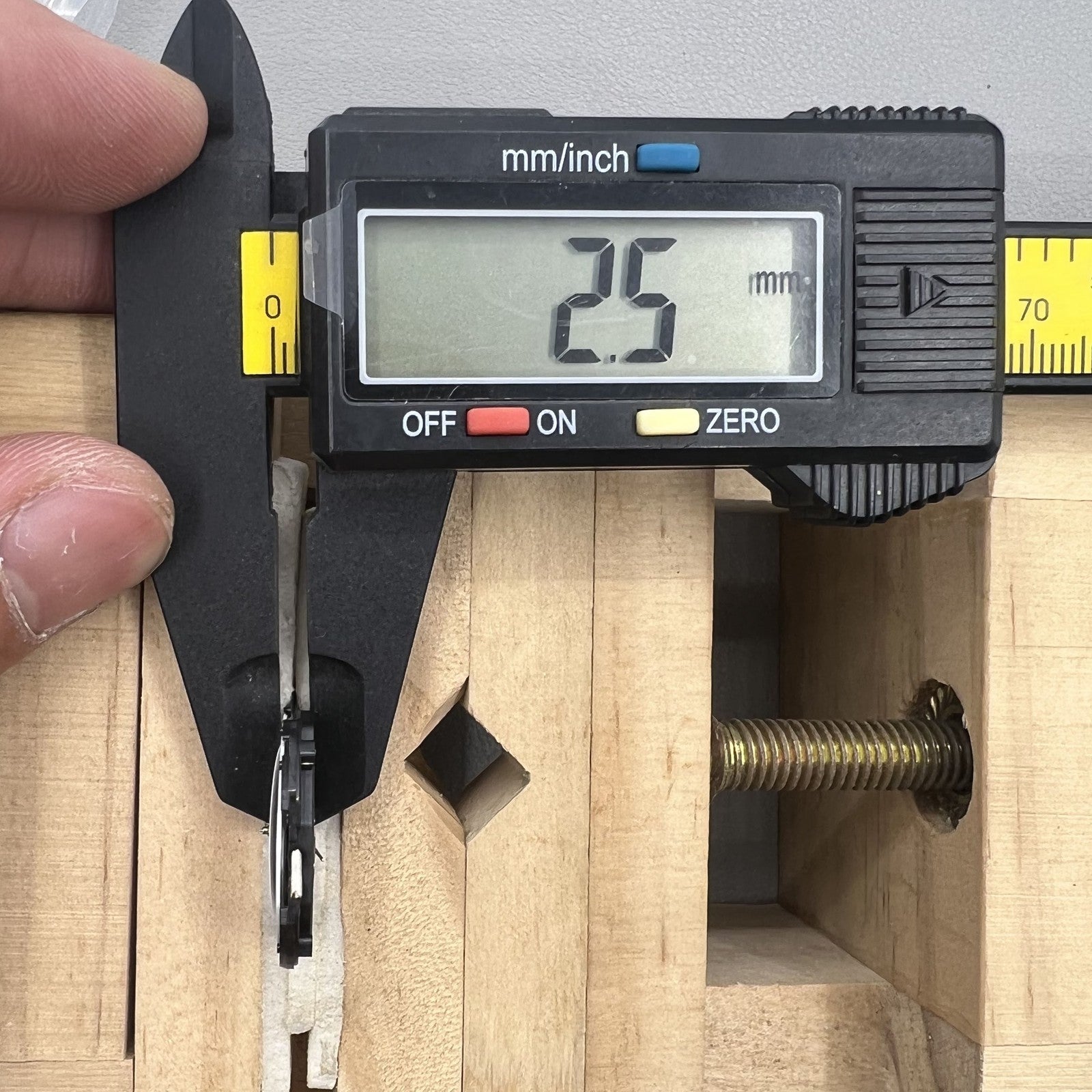 Japan Epson V733C quartz watch movement showing day and date display for accurate timekeeping precision