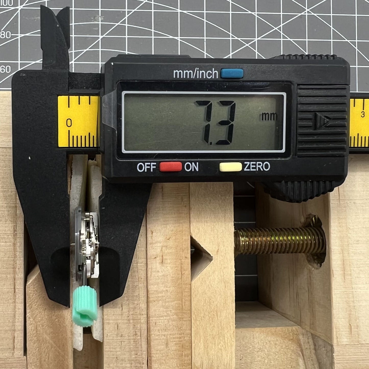 Seiko SII NH05 NH05B Japan Made Automatikwerk Einzelkalender Datum bei 3