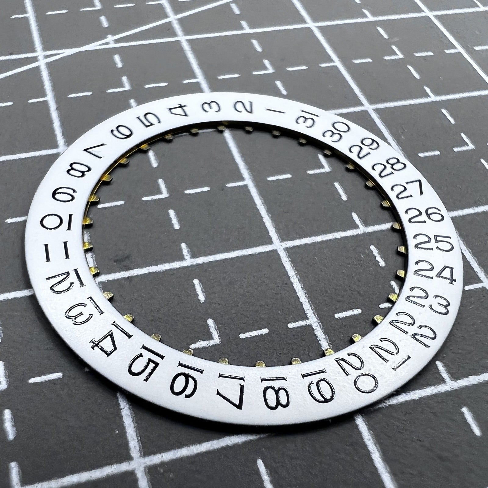 White date disk wheel with black font at 3 o?clock for ETA2836 watch movement, enhancing dial readability.