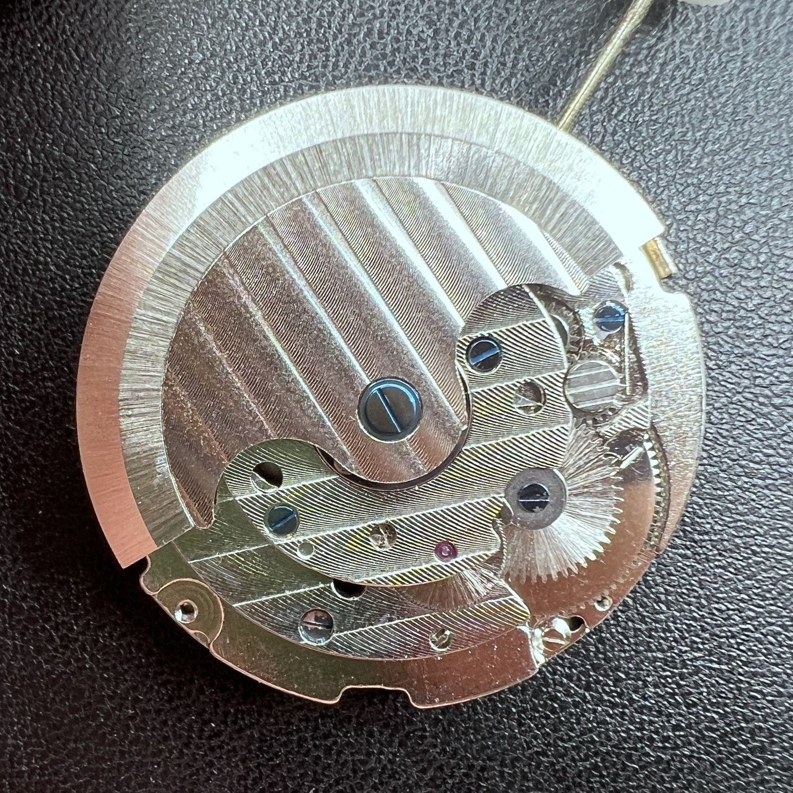 LB20 Multifunctional watch with automatic mechanical movement and date display at 12 o'clock