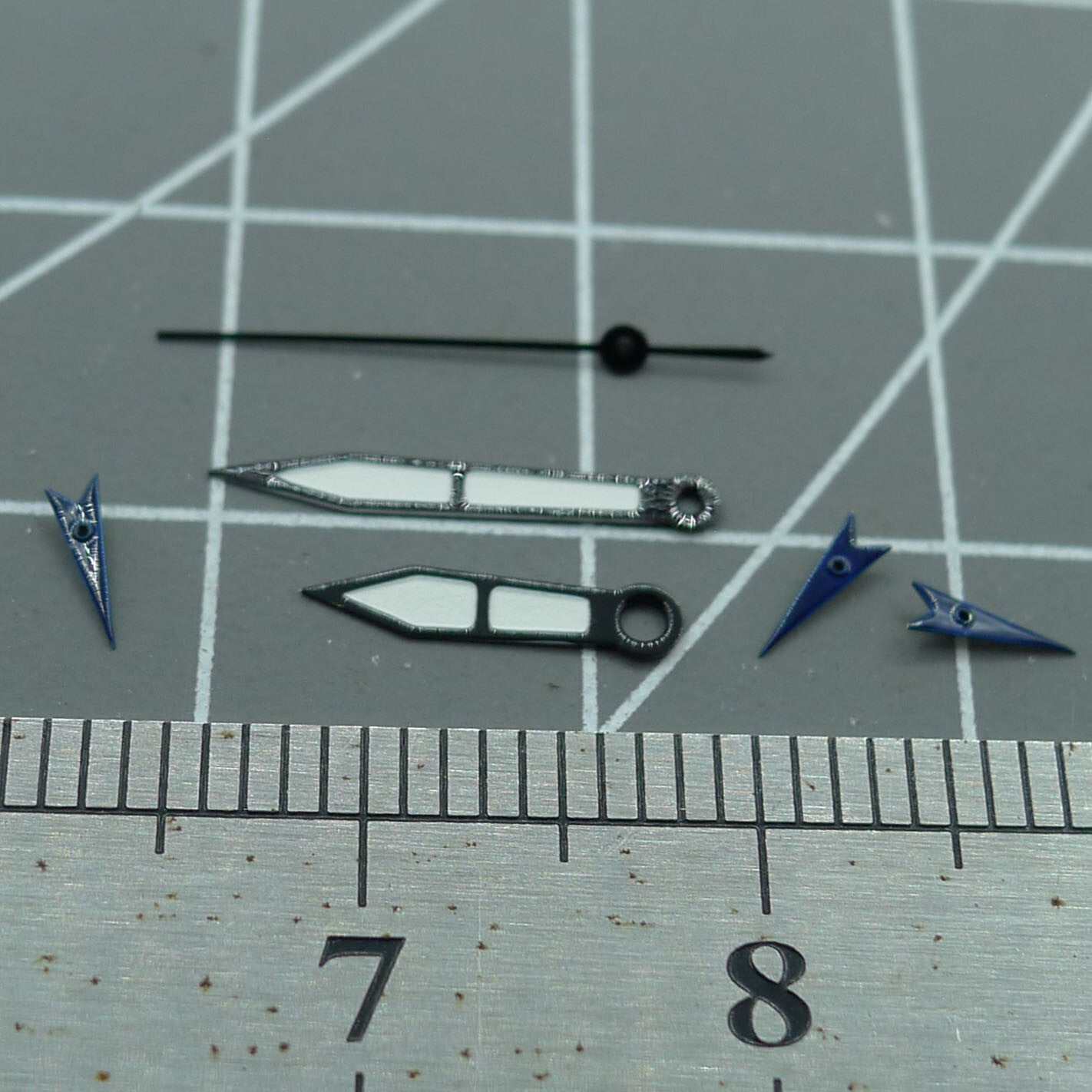 13 mm dunkelblaue Zierleiste, grün leuchtende Uhrzeiger für Miyota 0S10 Quarzwerk