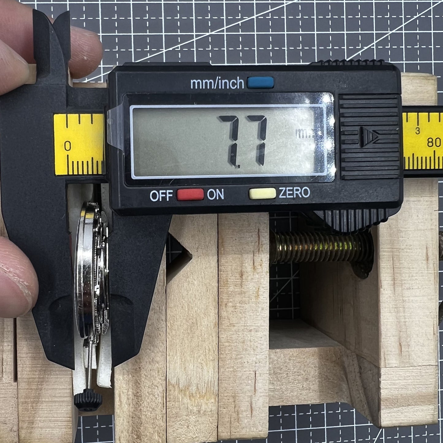 Automatischer mechanischer Uhrwerk ST2147 Wochentag bei 12 Datum bei 3 Uhrzeit Anzeige