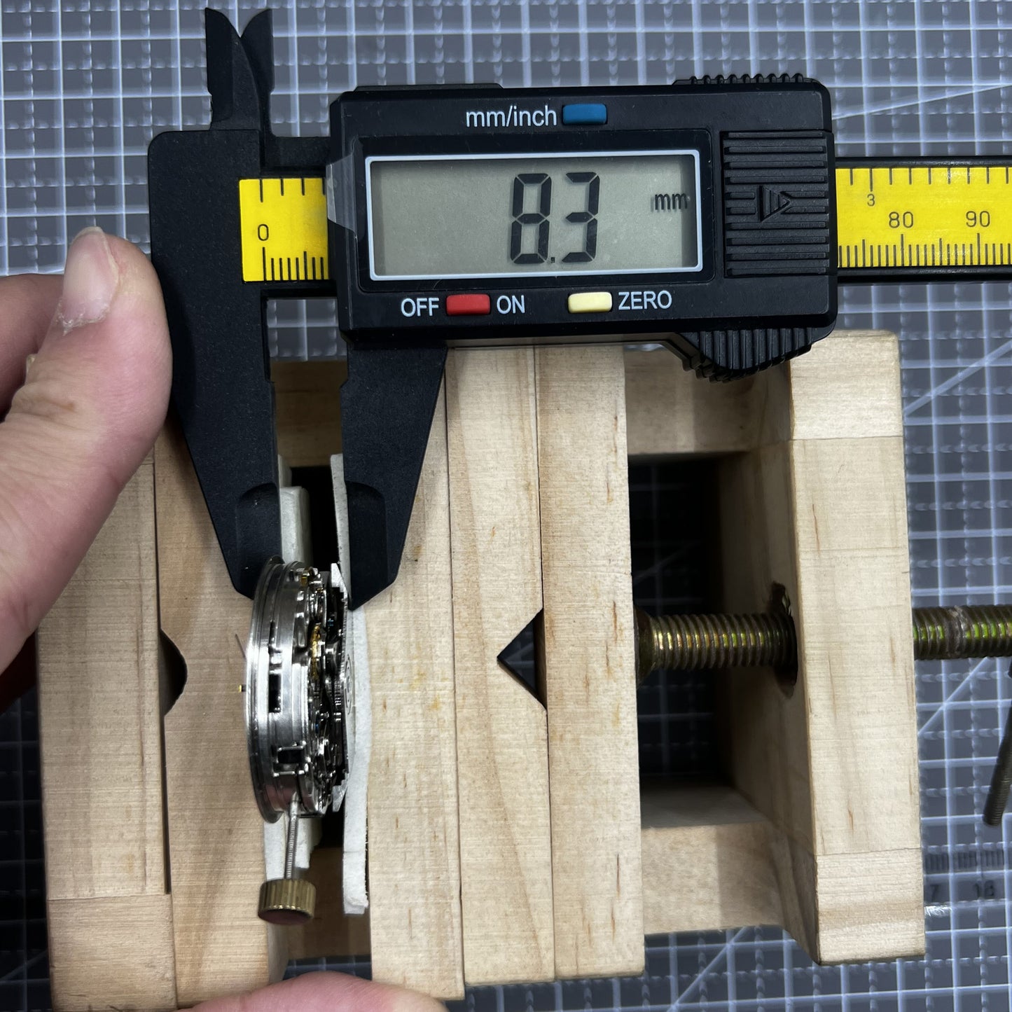 Schwarzes Dandong 7753 7750 Automatisches mechanisches Uhrwerk Kleine Sekunde@9