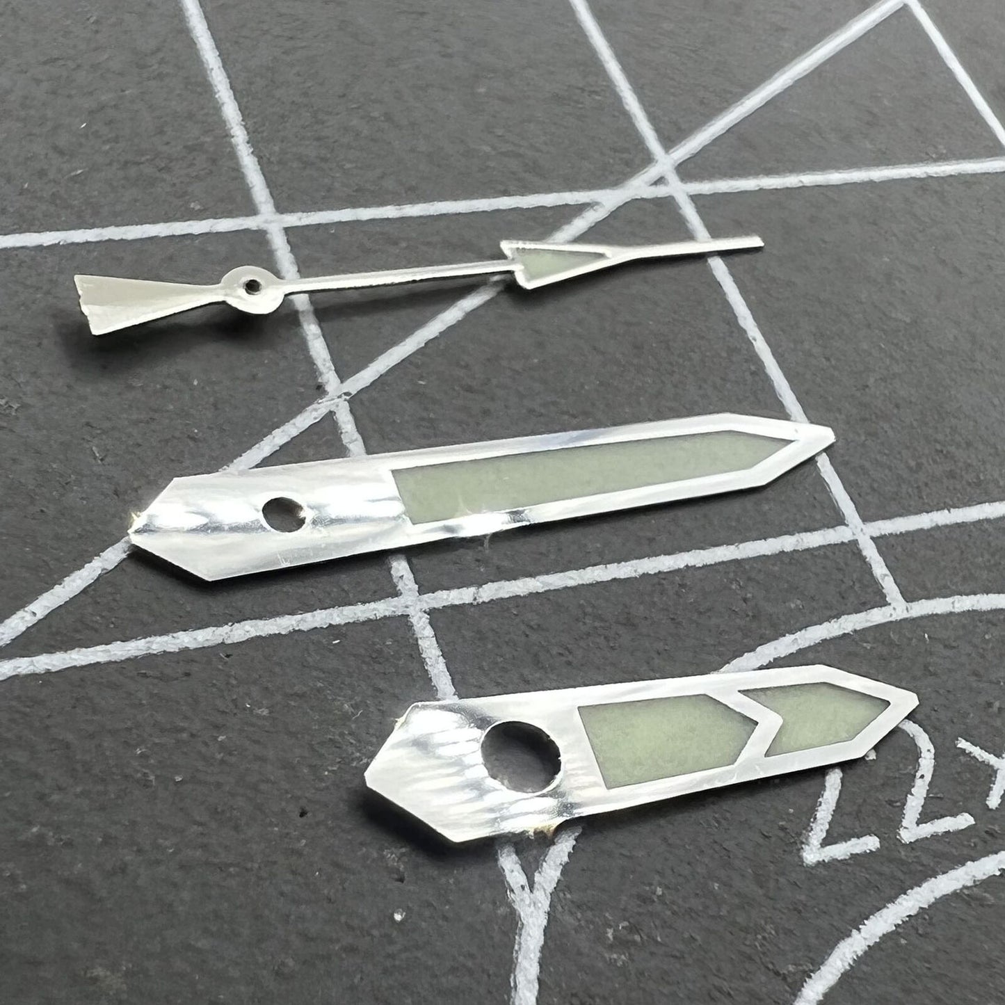 Aiguilles de montre en forme de flèche, 12,5 mm, vert luminescent, finition argentée, pour mouvement NH35/36