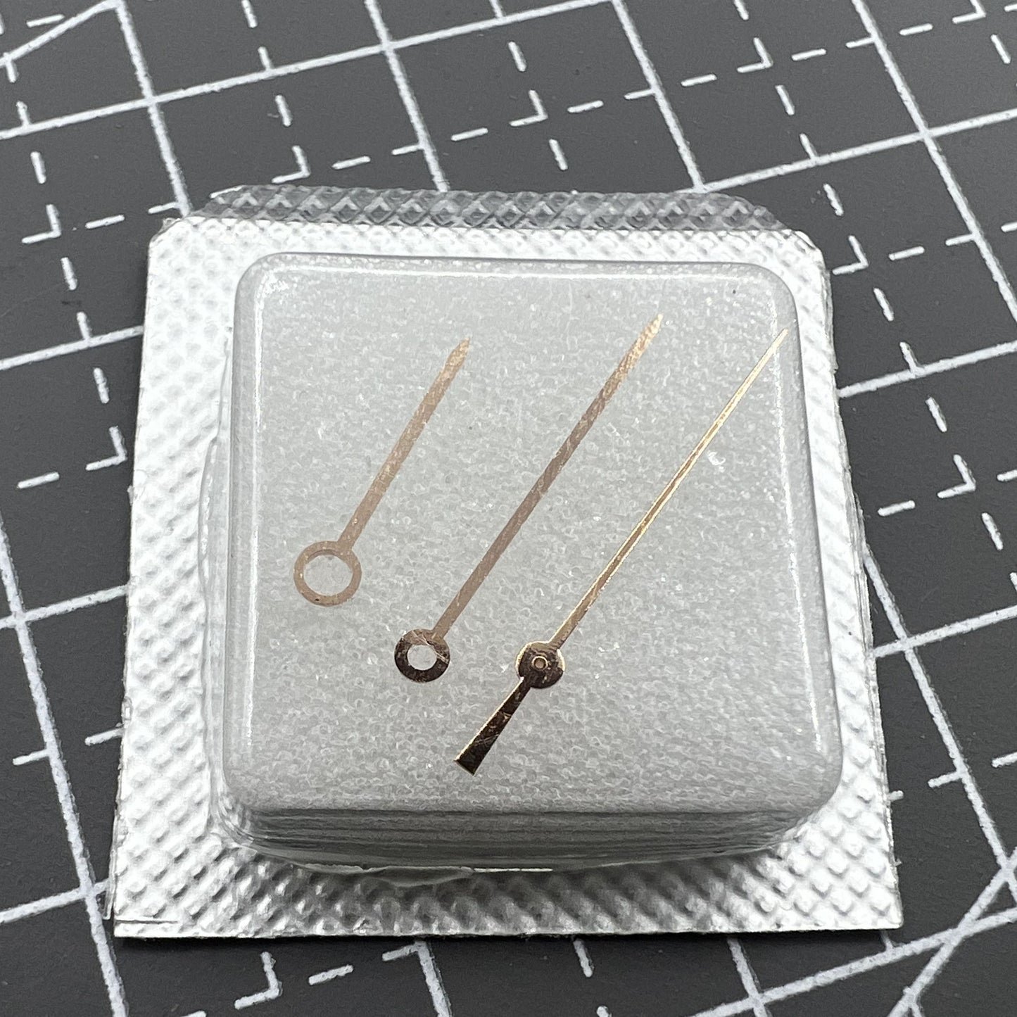 Ros�gold watch hand set 14.5mm with three hands, compatible with ETA 2892 movement, elegant finish.