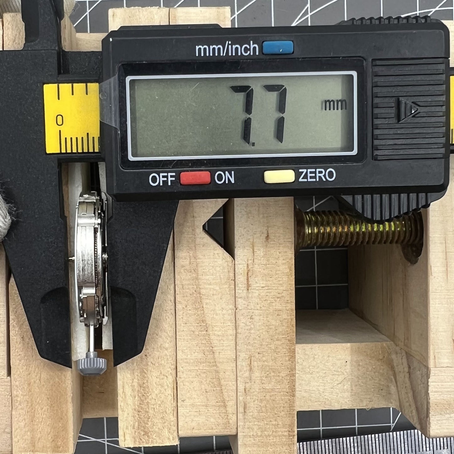 Miyota 8217, automatisches mechanisches Uhrwerk, 3 Zeiger, kleine Sekunde bei 9, hergestellt in Japan