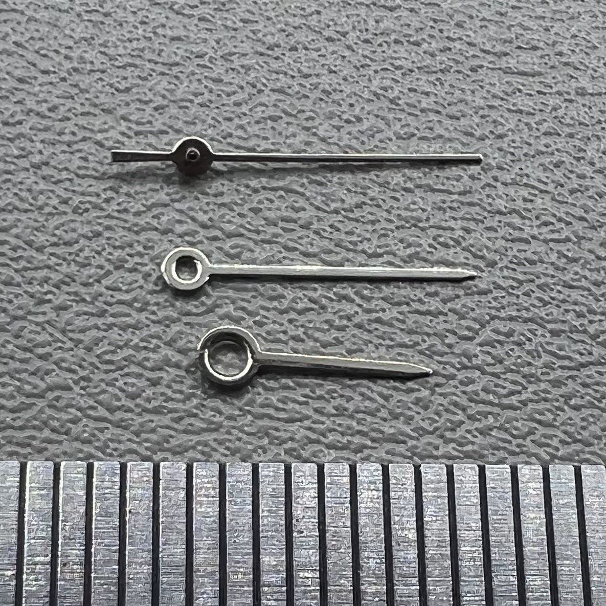 2 Sätze/Packung Uhrzeiger mit silbernem Rand für Miyota 2035 Uhrwerk Nr. 1525