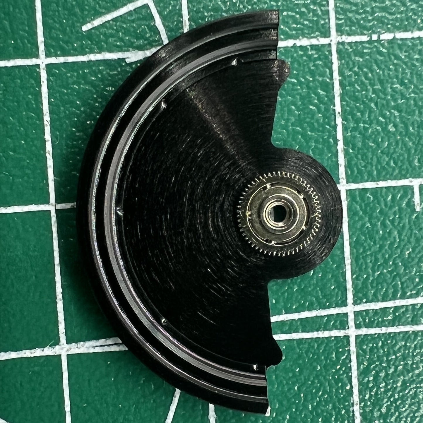 Schwarze Linie, wellenförmig geschnitztes Rotor-Schwinggewicht für Miyota NH35 NH36-Uhrwerk