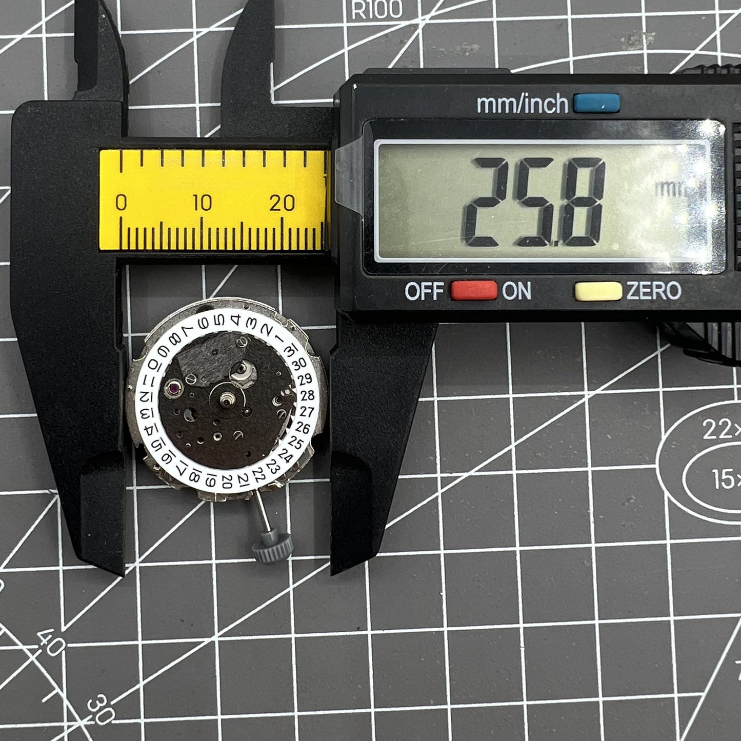 Miyota 8217, automatisches mechanisches Uhrwerk, 3 Zeiger, kleine Sekunde bei 9, hergestellt in Japan