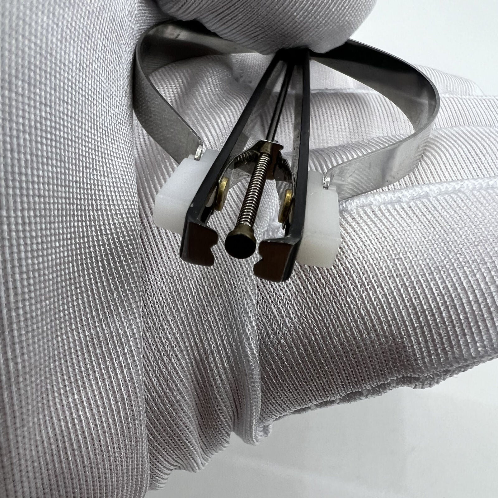 BrandName BG 30636-1 hand remover tool for precise wristwatch hand removal during watch repairs.