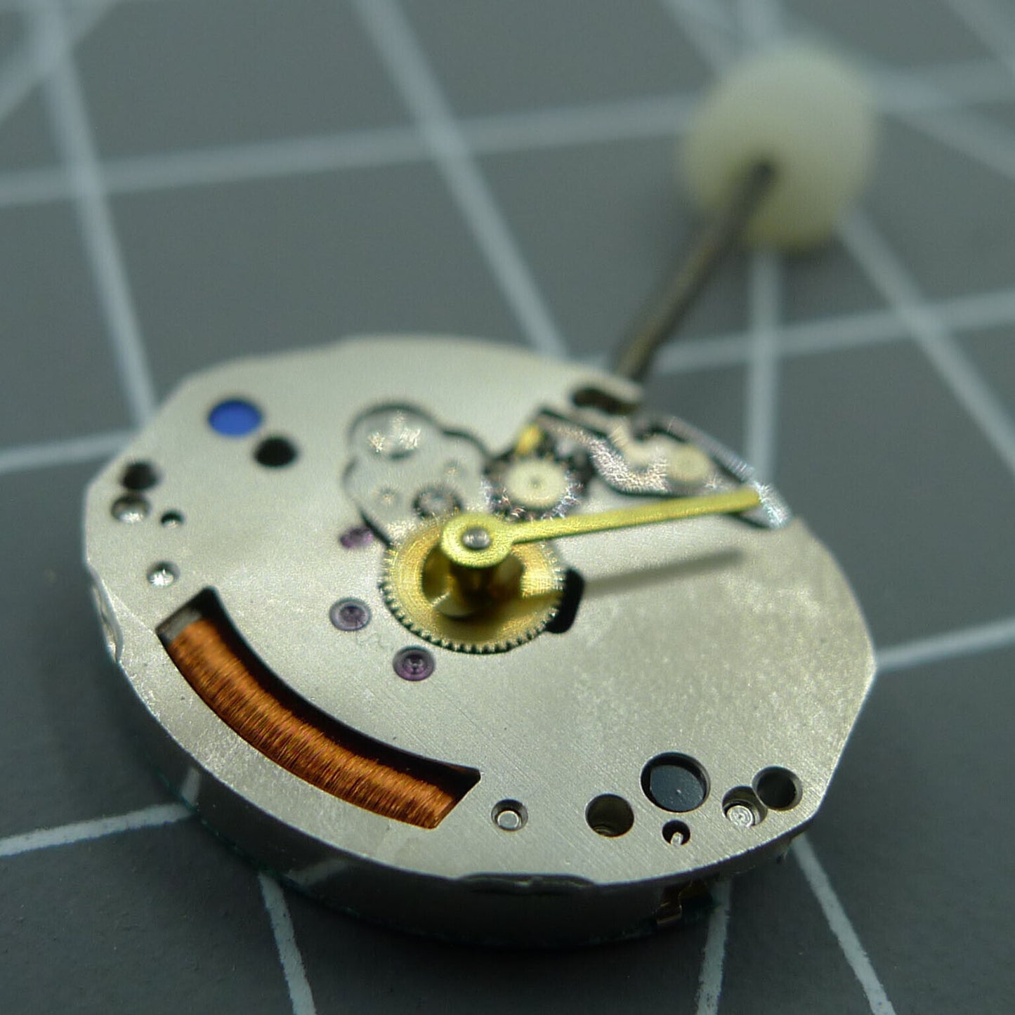 Swiss Made ETA 578.004 quartz watch movement with 2 hands, 6 jewels for precise timekeeping.