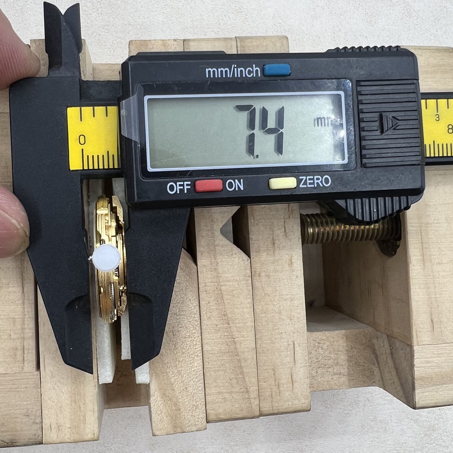 Hangzhou HZ6460 Mechanical Movement Date@3 Replacement of Movement ETA2836