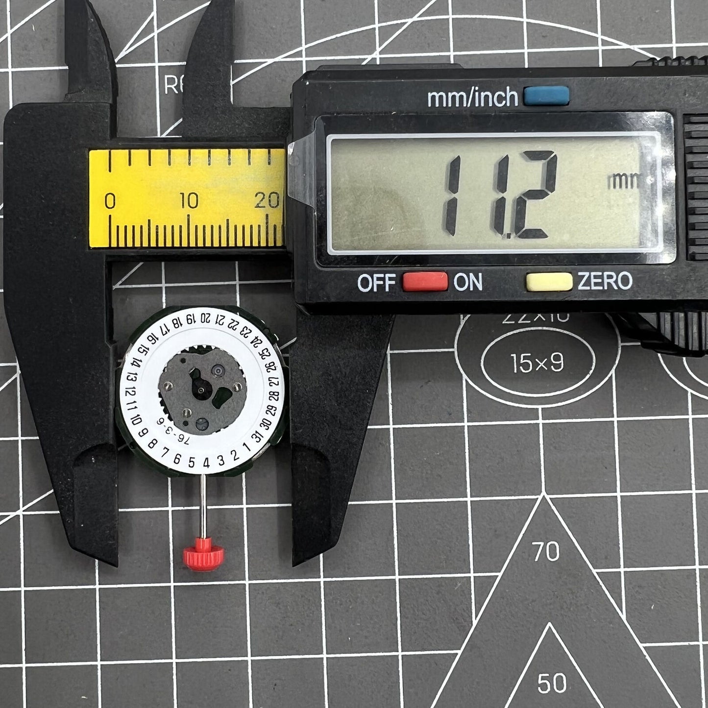 Miyota 2115 Quartz Movement Date at 6 Movement