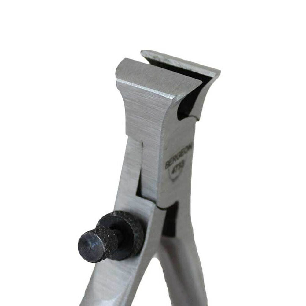 Bergeon 4733 Swiss Made cannon pinion tightening tool for precise watch repairs and adjustments.