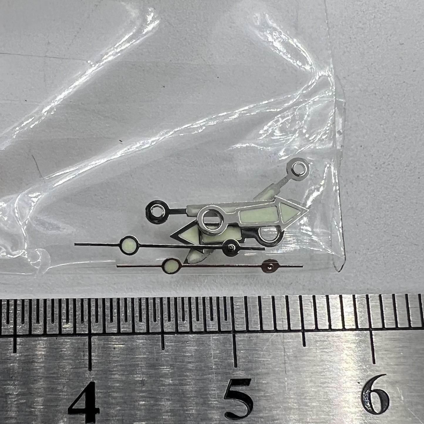 Jeu d'aiguilles lumineuses pour mouvement Miyota 2035 n° 3230