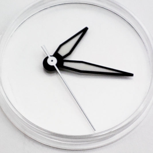 1. Pilot Green luminous watch hands for NH35A movement, precise and visible in low light.