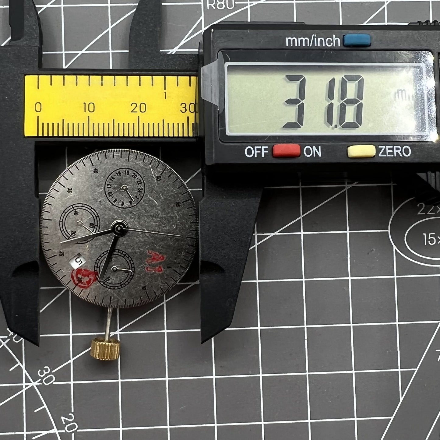 Automatisches Chronographenwerk ETA 7753 Konfiguration Kleine Sekunde @6